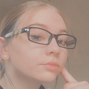 Meet your Posher, Mackinzie